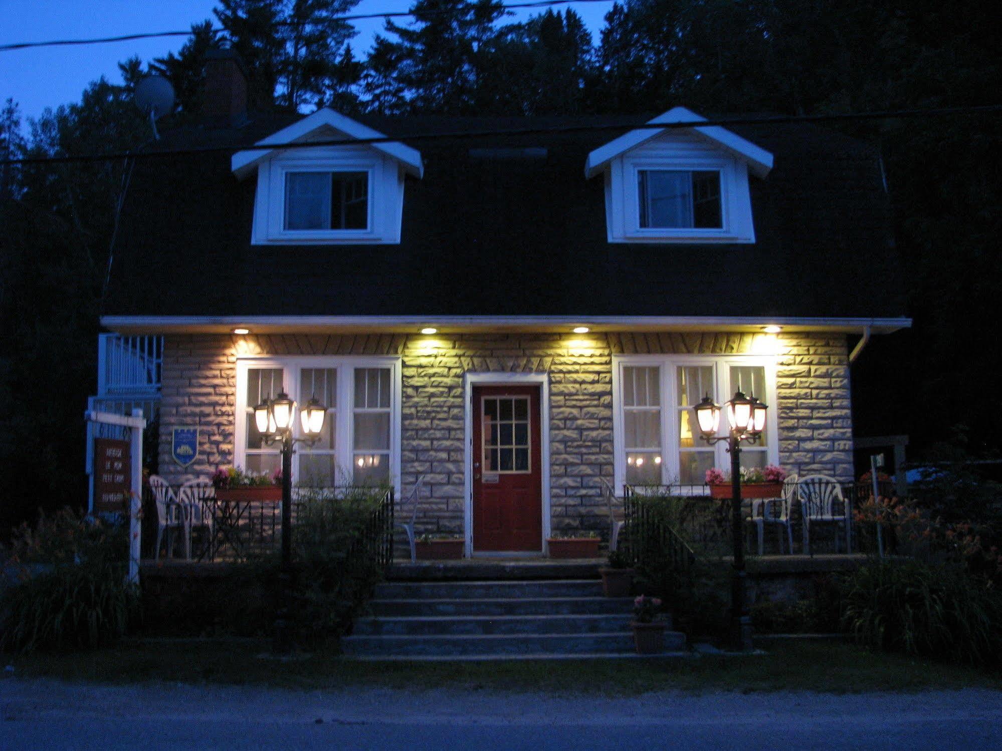 Auberge De Mon Petit Chum B&B Уэйкфилд Экстерьер фото